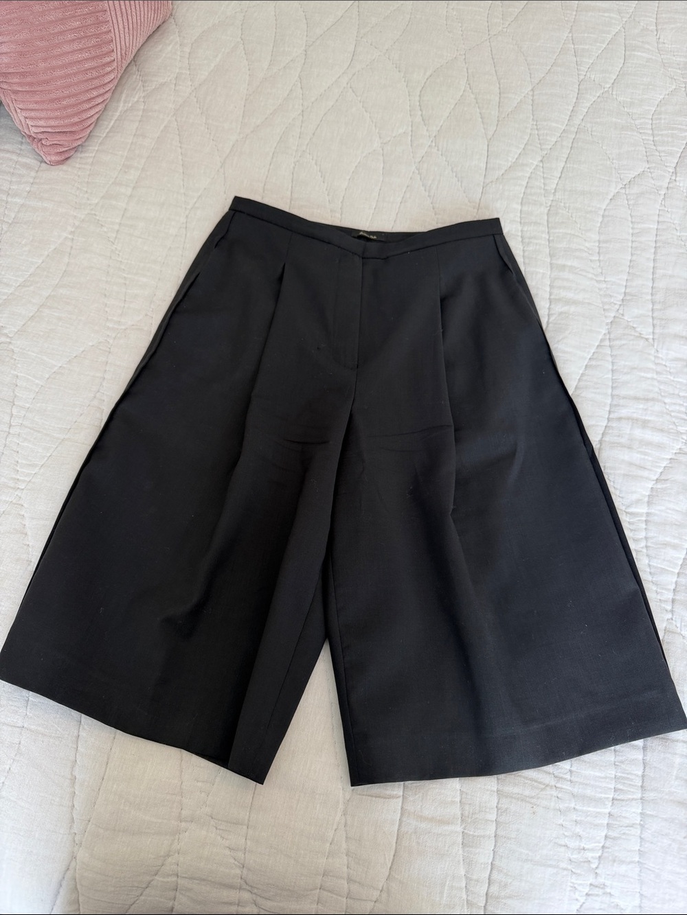 Massimo Dutti Black Wide-Leg Bermuda Shorts